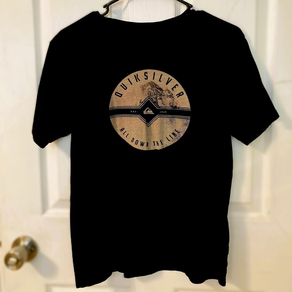 ⭐️ 3/$13 Quiksilver Black Short Sleeve Shirt - Kids XL